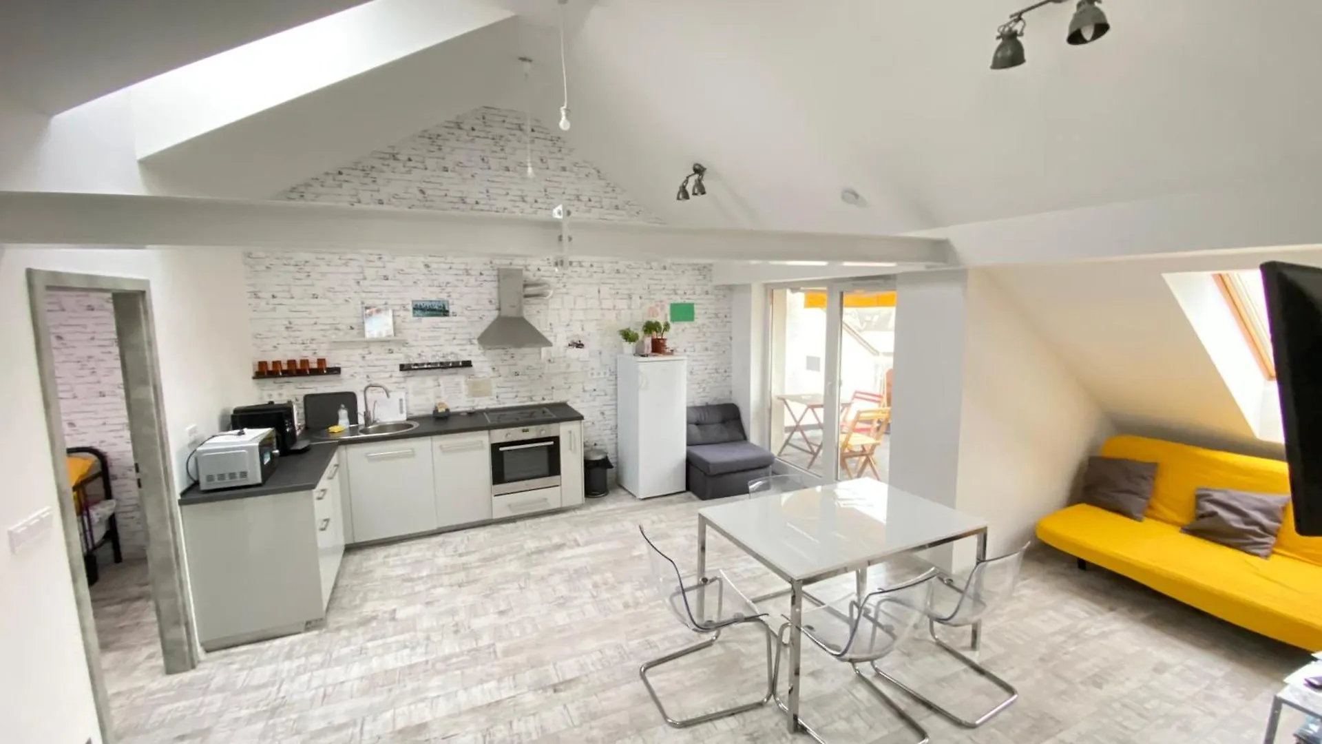 8x8 Tetőtér Apartman Szeged Appartement